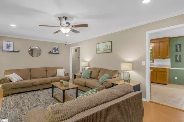 131 Deborah Lane, Greenville, SC 29611