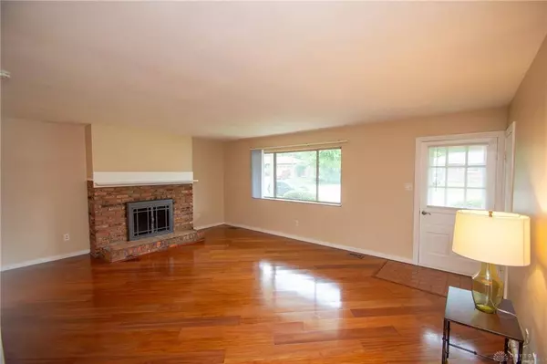 211 Lawndale Avenue, Lebanon, OH 45036