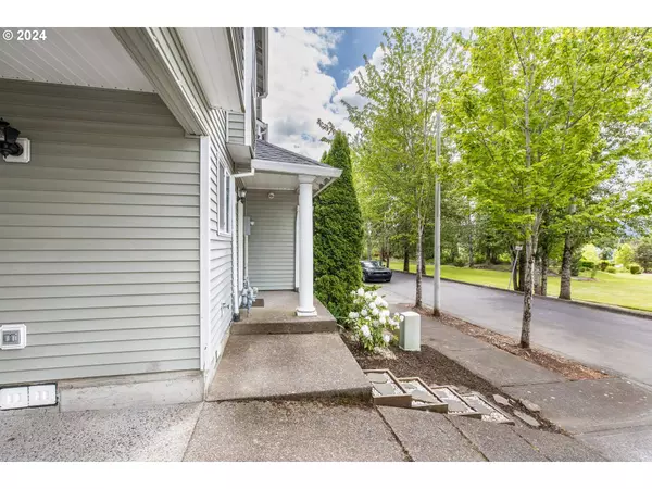 722 SE PALMBLAD PL, Gresham, OR 97080