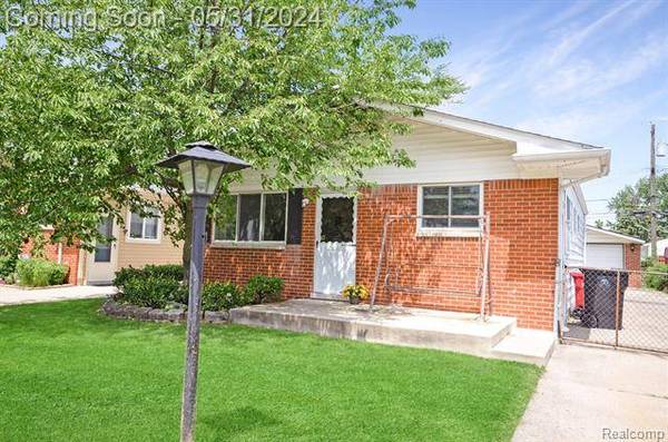 19831 Lakeworth Street, Roseville, MI 48066