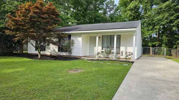 108 Aylesbury Rd, Goose Creek, SC 29445