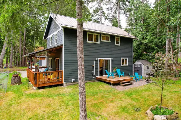 393 Dunshire Dr, Gabriola Island, BC V0R 1X2