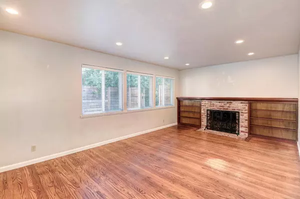 10334 Malaga WAY, Rancho Cordova, CA 95670