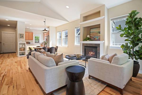 2871 NE Rainier Dr, Bend, OR 97701