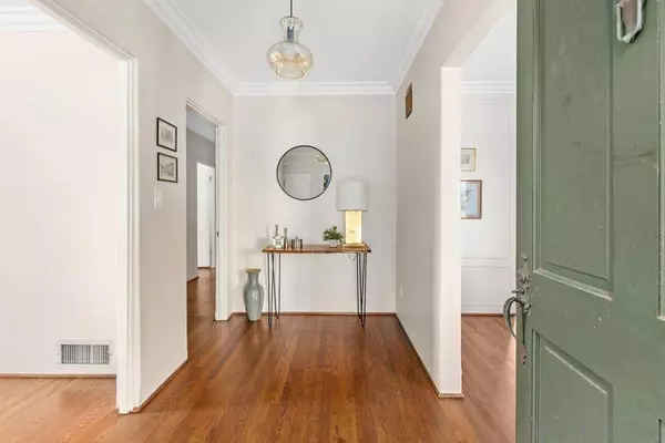 1954 Locust St, San Diego, CA 92106