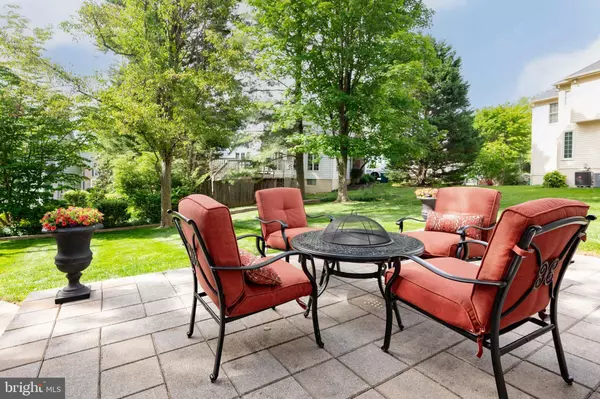 8518 CENTURY OAK CT, Fairfax Station, VA 22039