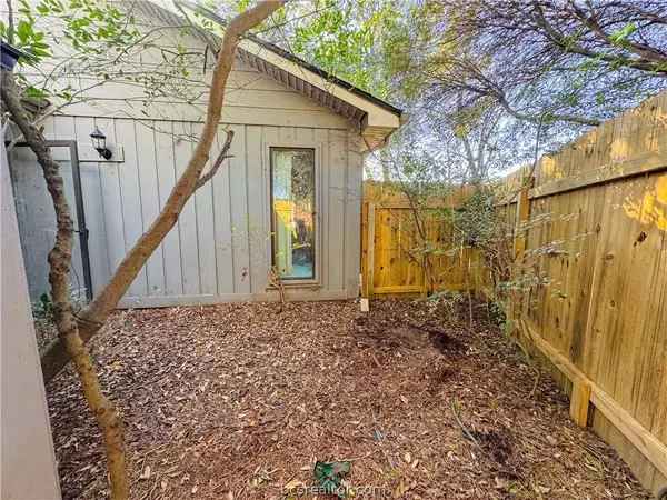 75 Coral Gables, Trinity, TX 75862