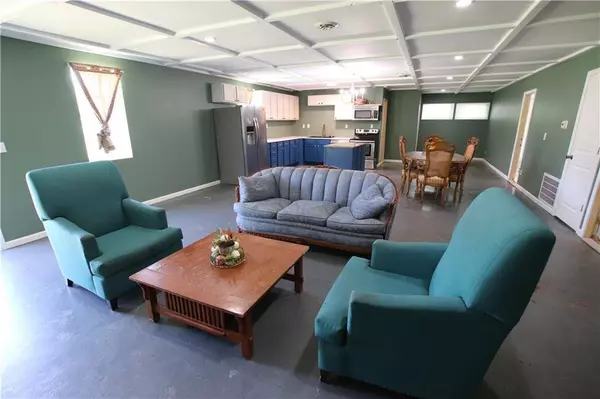 176 NE 1001 Road RD, Knob Noster, MO 65336