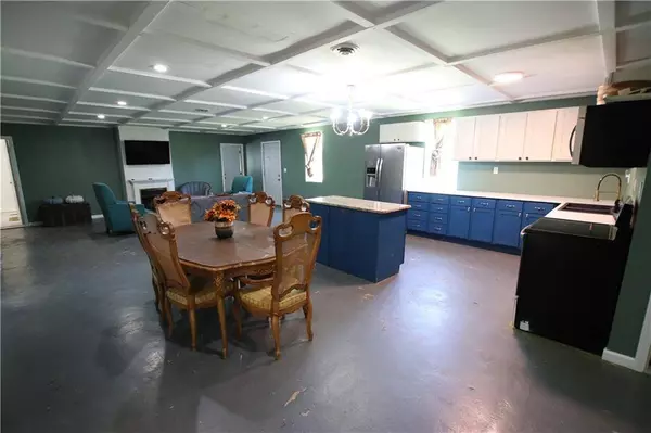 176 NE 1001 Road RD, Knob Noster, MO 65336