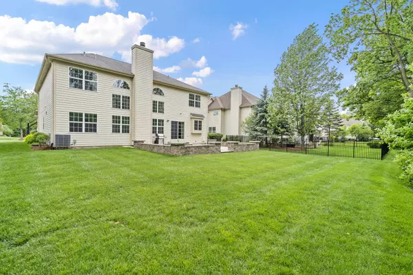 4734 Burr Oak CT, Palatine, IL 60067