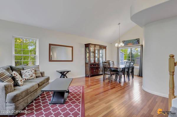 5720 Flagstone CIR, Anchorage, AK 99502