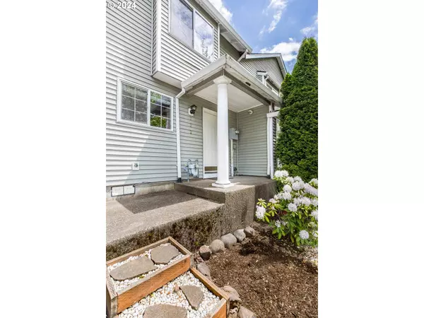 722 SE PALMBLAD PL, Gresham, OR 97080