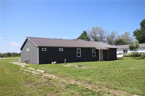 176 NE 1001 Road RD, Knob Noster, MO 65336