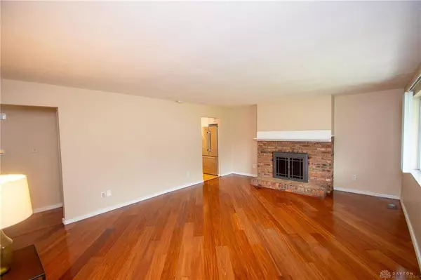 211 Lawndale Avenue, Lebanon, OH 45036