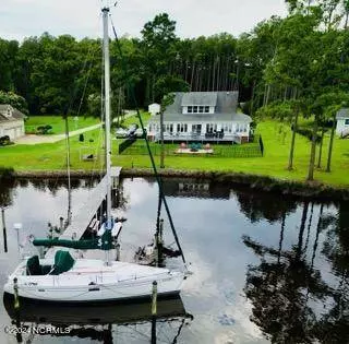 30 Fork Point West Road, Oriental, NC 28571