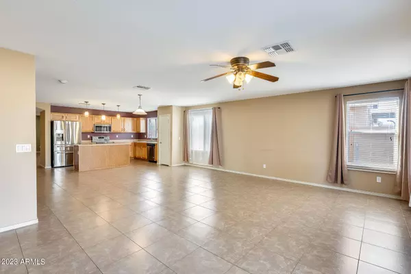 6532 W GROSS Avenue, Phoenix, AZ 85043