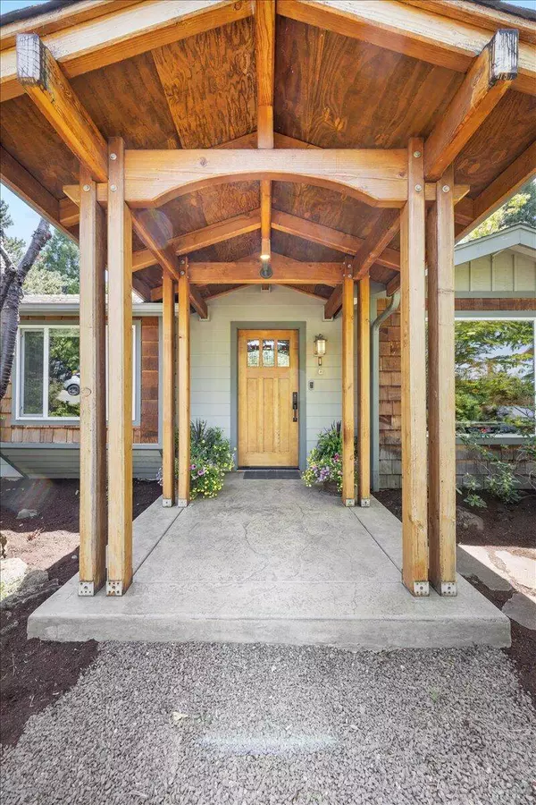 391 Grandview Dr, Ashland, OR 97520