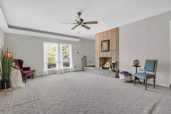 549 Trapier Dr, Charleston, SC 29412