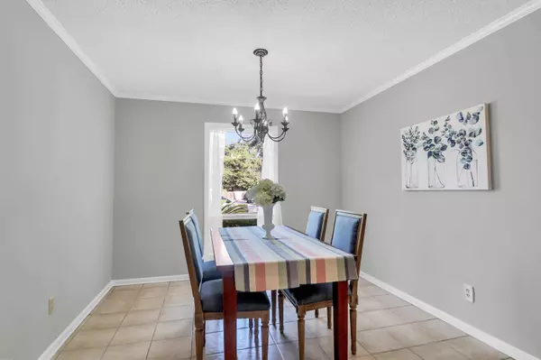 549 Trapier Dr, Charleston, SC 29412