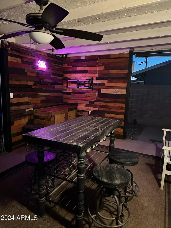 1011 W MCLELLAN Road, Mesa, AZ 85201