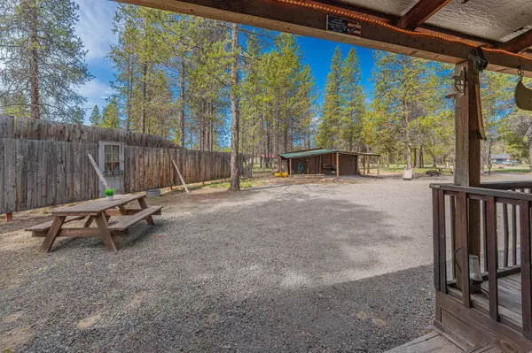 52486 Skidgel Rd, La Pine, OR 97739