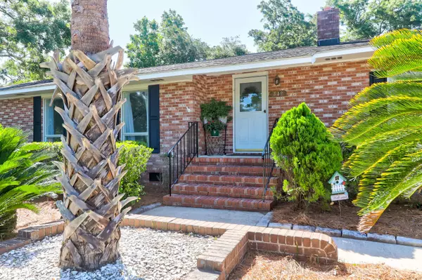 549 Trapier Dr, Charleston, SC 29412