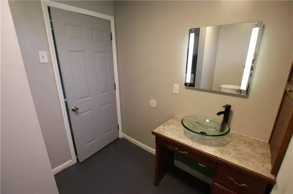 176 NE 1001 Road RD, Knob Noster, MO 65336