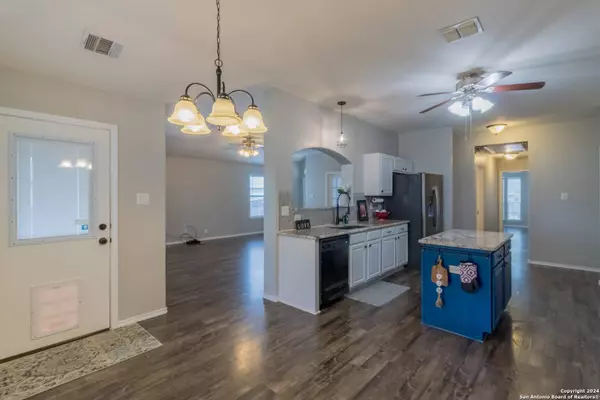 10807 Marot Fld, Helotes, TX 78023