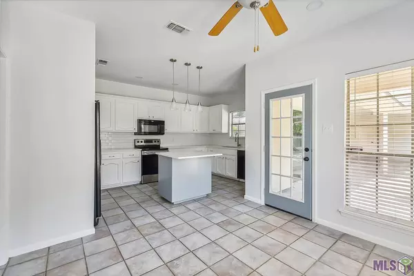 37409 S PARK AVE, Prairieville, LA 70769