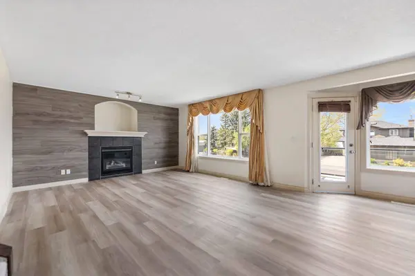 115 East Lakeview PL, Chestermere, AB T1X 0A2