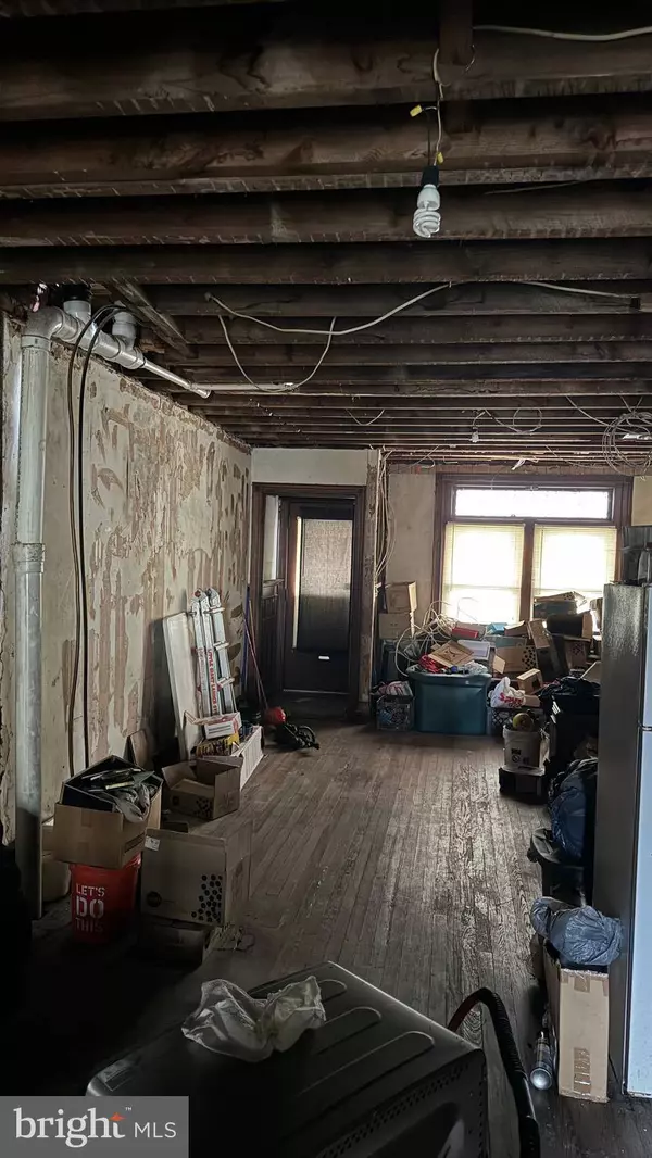 5809 CHRISTIAN ST, Philadelphia, PA 19143