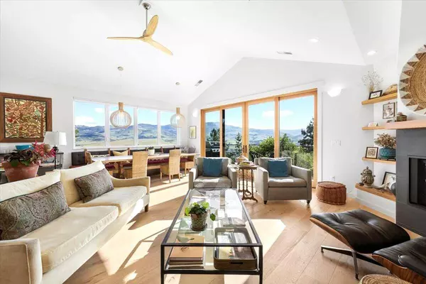 294 Skycrest Dr, Ashland, OR 97520