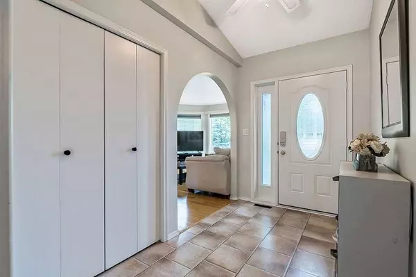 914 16 ST SE, High River, AB T1V 1L8