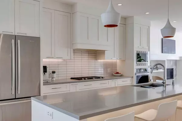 425 11 ST NE, Calgary, AB T2E 4N5