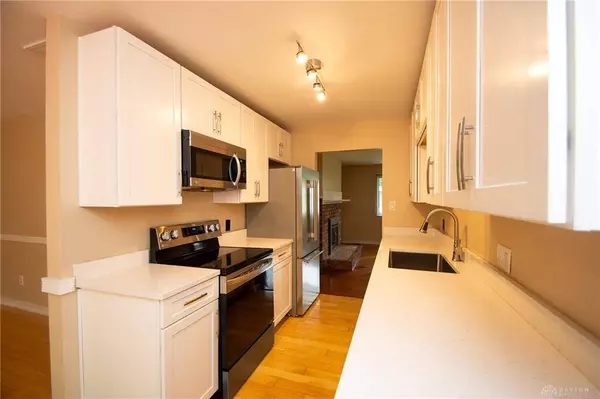 211 Lawndale Avenue, Lebanon, OH 45036