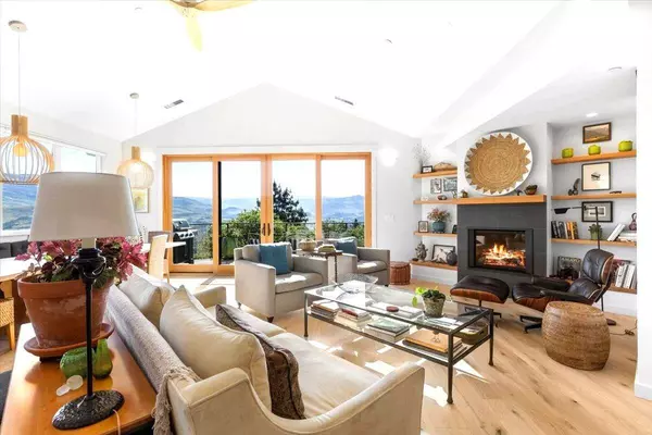 294 Skycrest Dr, Ashland, OR 97520