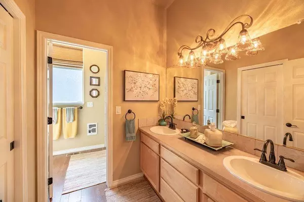 5613 S Hogan Ln, Spokane, WA 99223