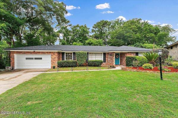 2036 WOODLEIGH DR W, Jacksonville, FL 32211