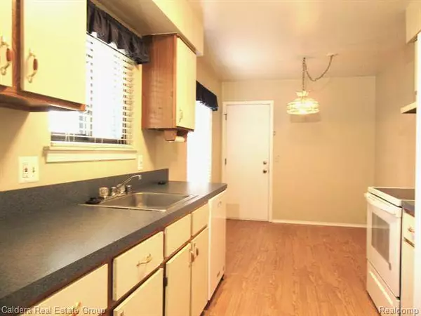 3785 HERITAGE Parkway, Dearborn, MI 48124