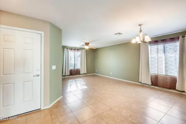 6532 W GROSS Avenue, Phoenix, AZ 85043