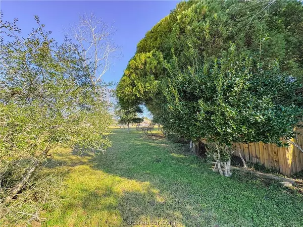 75 Coral Gables, Trinity, TX 75862