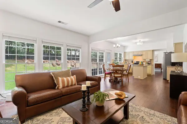 370 Stedford LN, Johns Creek, GA 30097