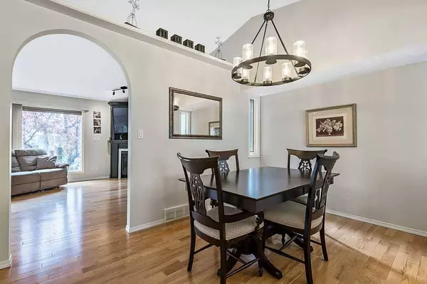 914 16 ST SE, High River, AB T1V 1L8