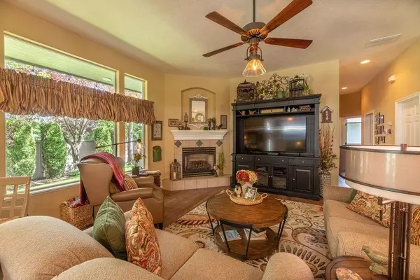 5613 S Hogan Ln, Spokane, WA 99223