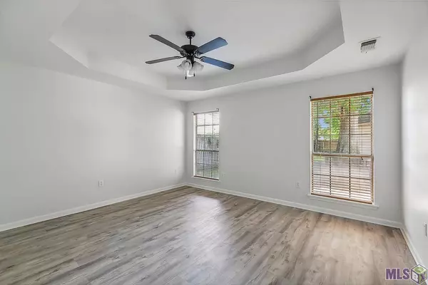 37409 S PARK AVE, Prairieville, LA 70769