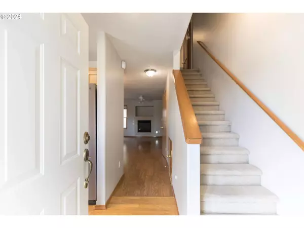 722 SE PALMBLAD PL, Gresham, OR 97080