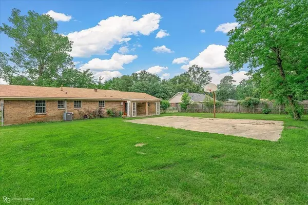 816 Simpson Street, Benton, LA 71006