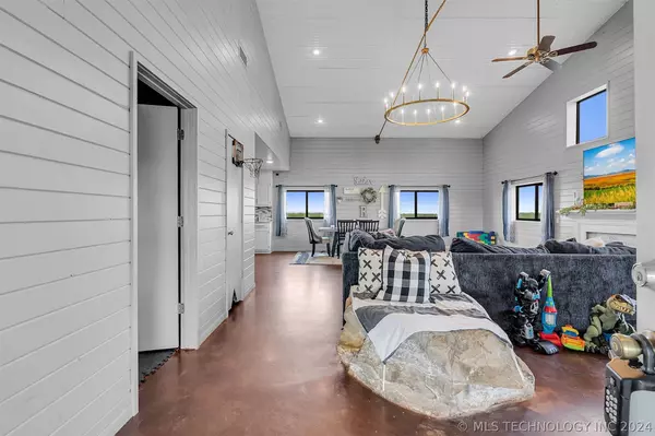 1405 S Highway 28 HWY S, Chelsea, OK 74016