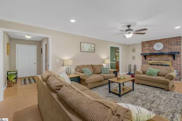 131 Deborah Lane, Greenville, SC 29611