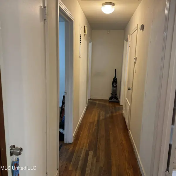 2261 Alta Woods Terrace, Jackson, MS 39204